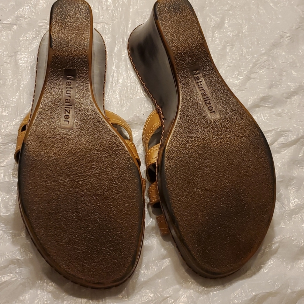 Naturalizer Size 9 - Picture 4 of 7